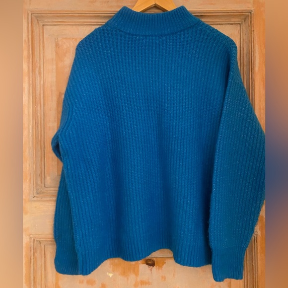 Best blue ever!! Cozy Reitmans jumper - Picture 2 of 5